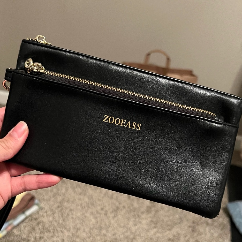 Zooeass Vegan Leather Wristlet - Black